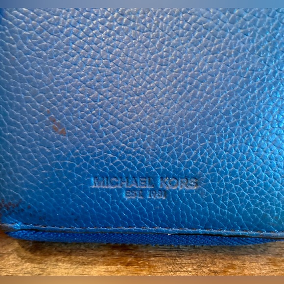 💥Michael Kors Pebbled Leather Zip Around Wallet💥 - Picture 3 of 12